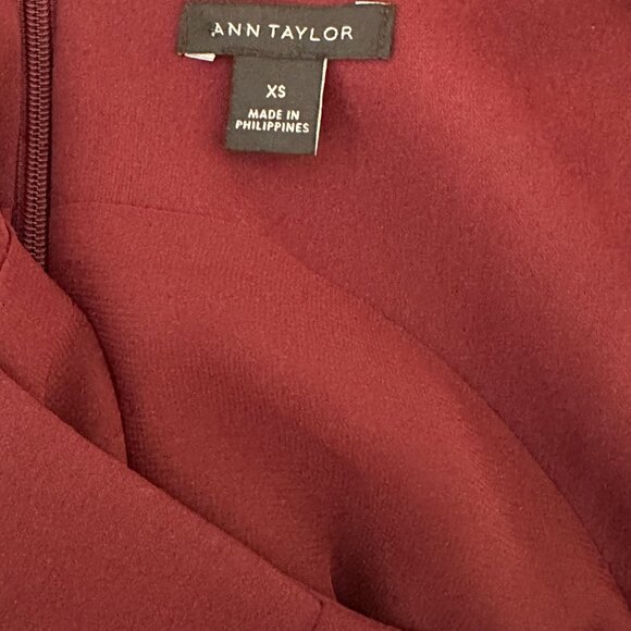 Ann Taylor Women's Cold Shoulder Lined Bell Sleeve Zip Back Blouse - Picture 6 of 9